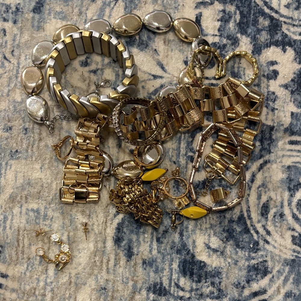 Elegant Gold and Silver Jewelry Set